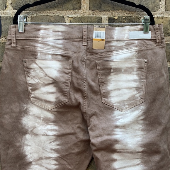 DKNY, NWT Tie Dye, Denim Jegging, Hippie Trail, Jeans, 16W, Plus - Picture 10 of 15